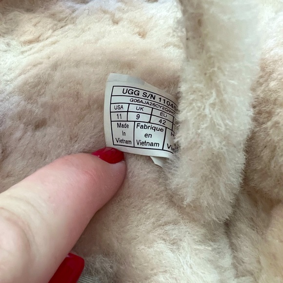 UGG slipper slides Fuzz Yeah Cream size 11 - Picture 2 of 6